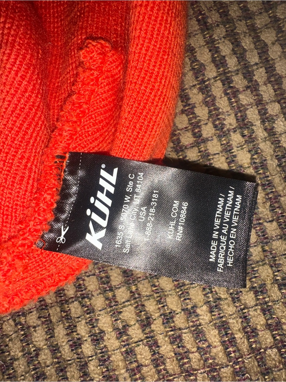 KÜHL Merino Beanie in Vibrant Red-orange w/ Shield Logo Patch on Rolled Cuff - Picture 4 of 7